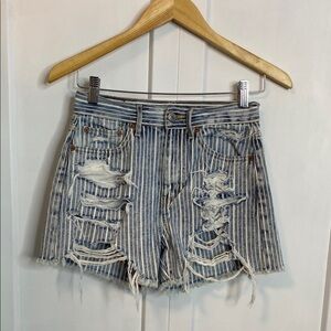 💚 American Eagle | 90s Boyfriend Striped Distressed Denim Shorts - 00